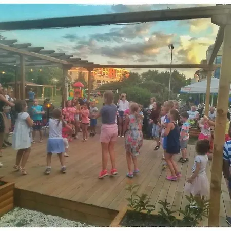Marina Holiday Club&spa דירה